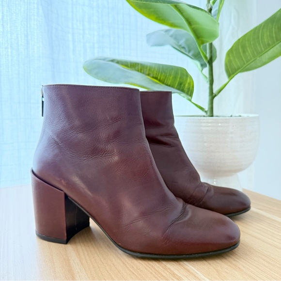 Stuart Weitzman brown leather block heel ankle boots - size 7 - Picture 3 of 6